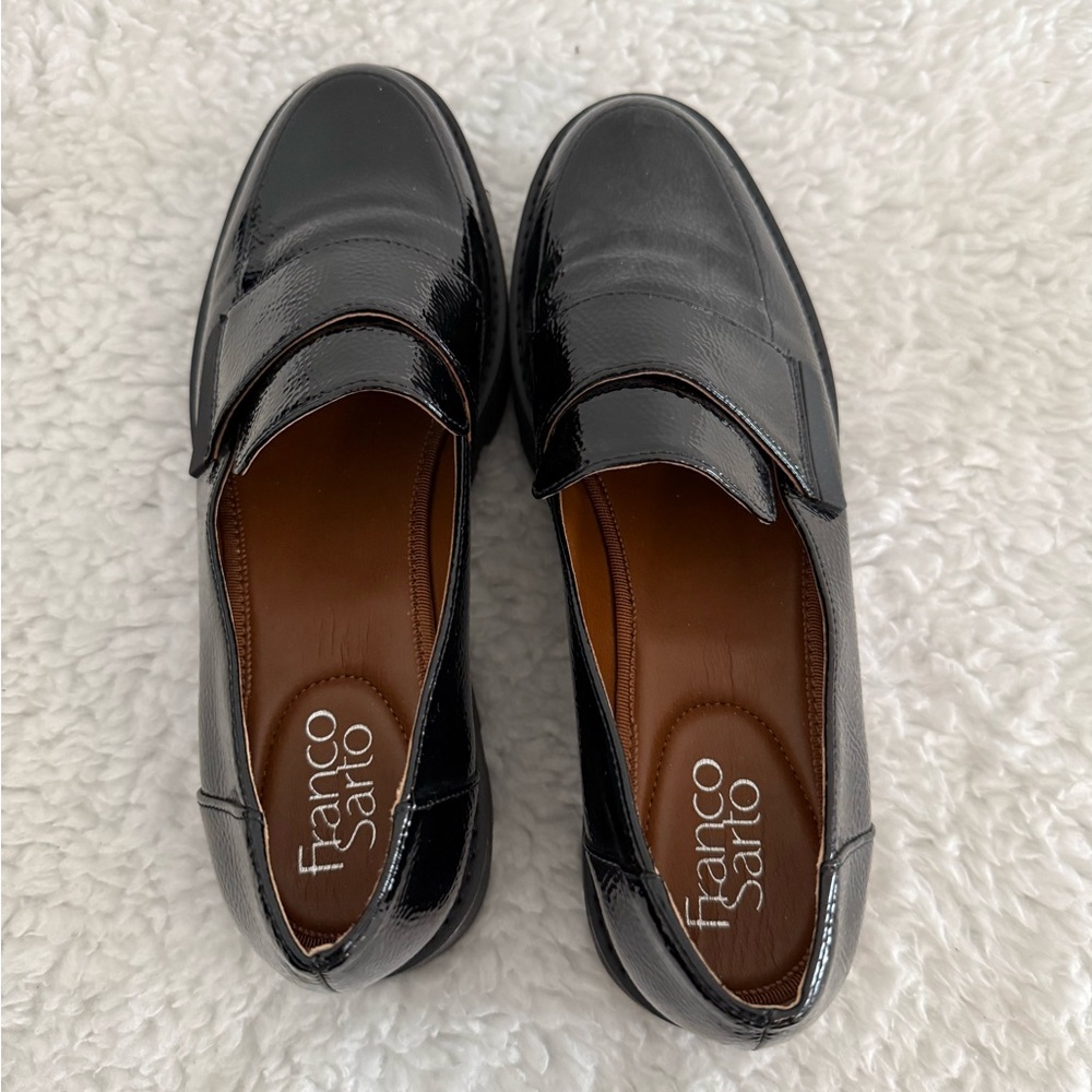 Lug Sole Loafers-Black